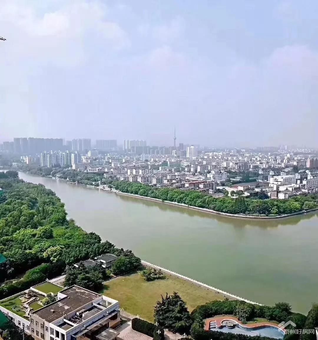 毗邻凤城河 ，一线4A天然景观，会赚钱的小户型，46平，仅售44万。